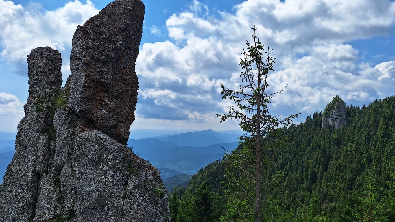 Toaca Peak Views
