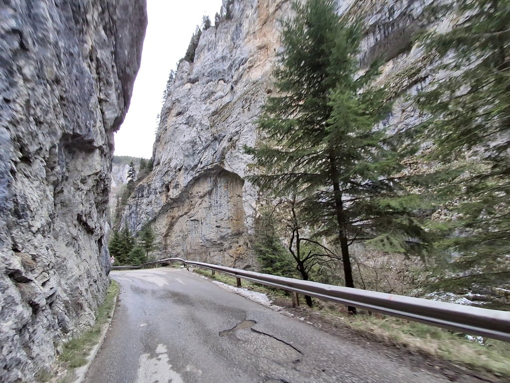 Trigrad Gorge