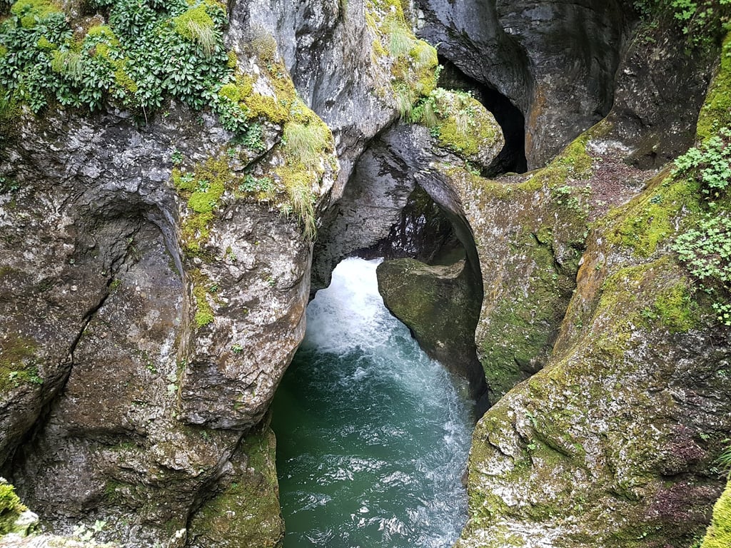 Trigrad Gorge