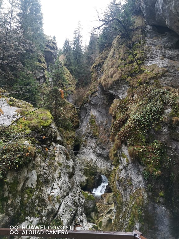 Trigrad Gorge