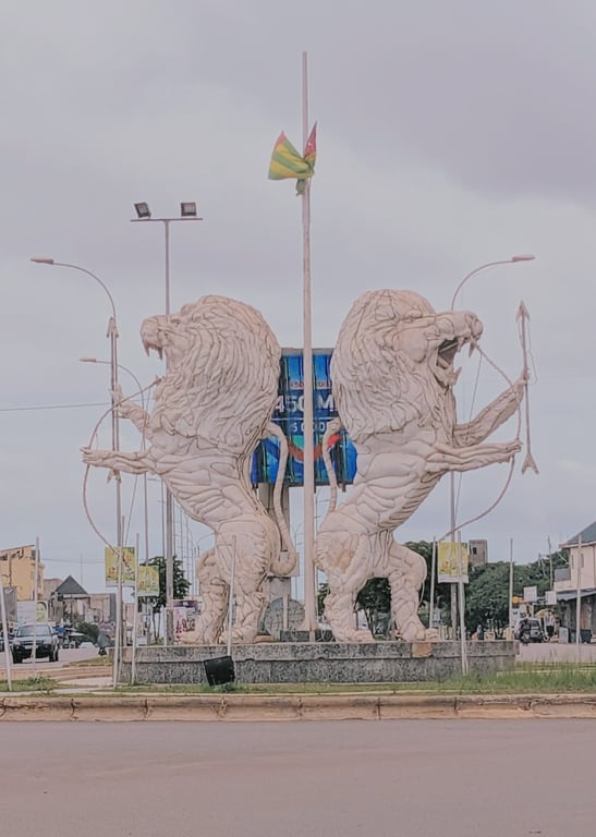 Two Lions Monument