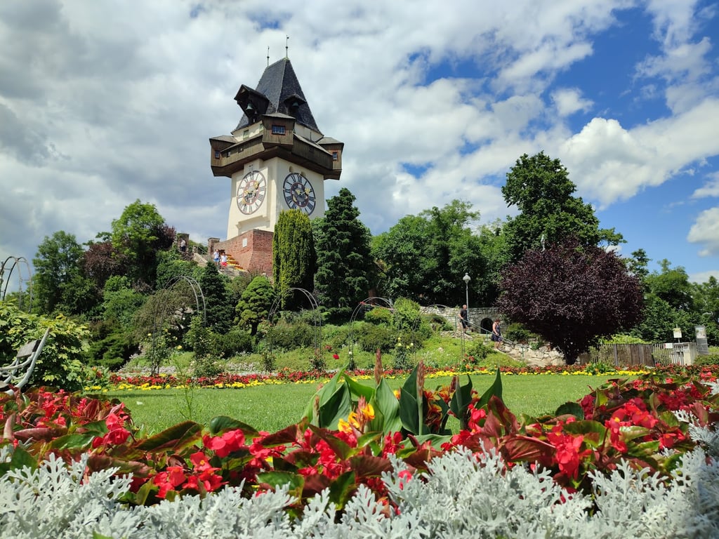 Uhrturm & Schlossberg View