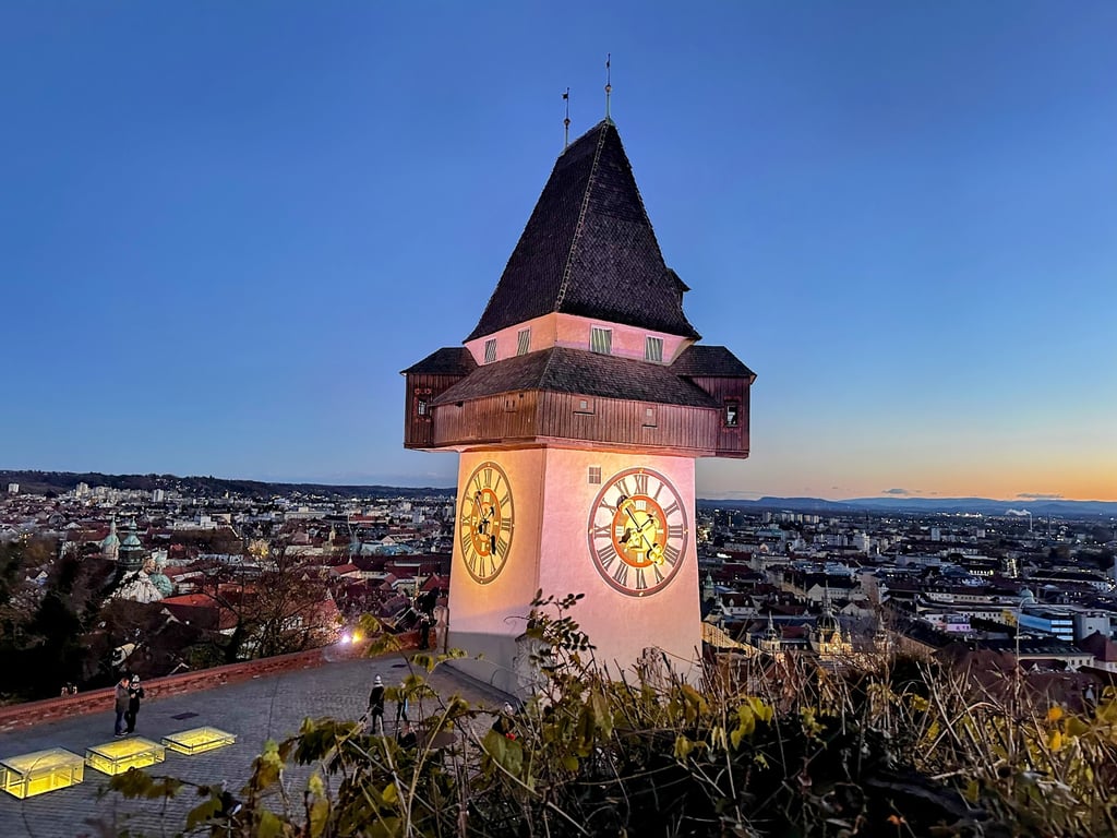 Uhrturm & Schlossberg View