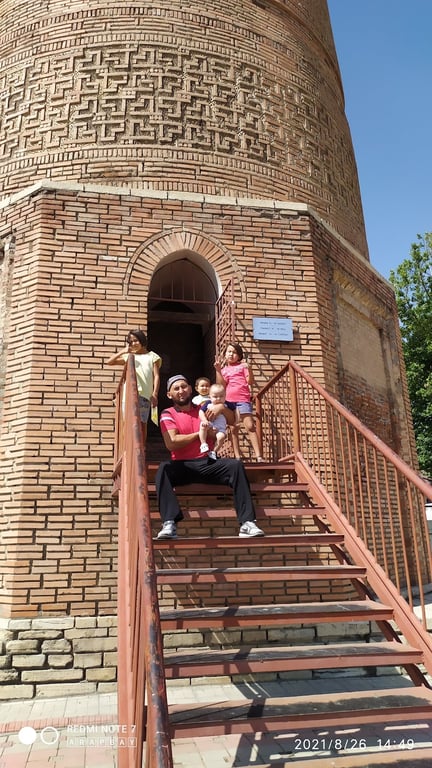Uzgen Minaret