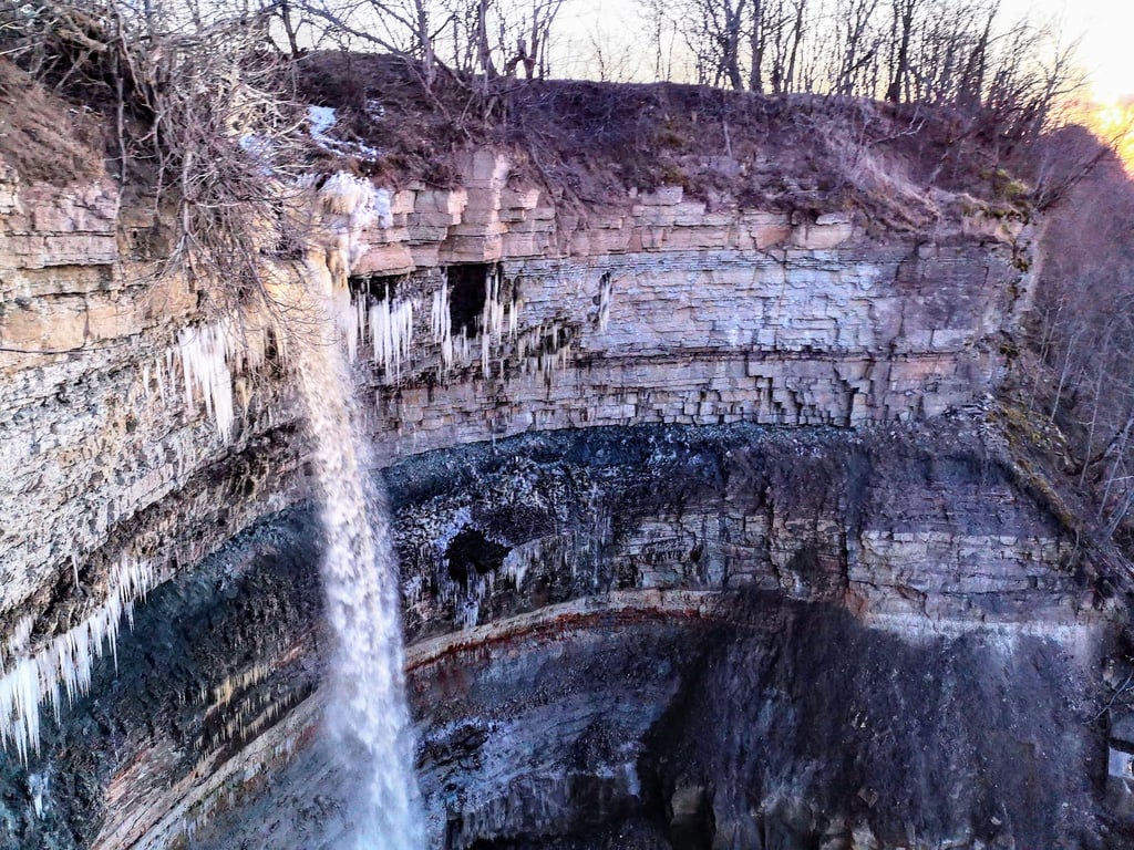 Valaste Waterfall