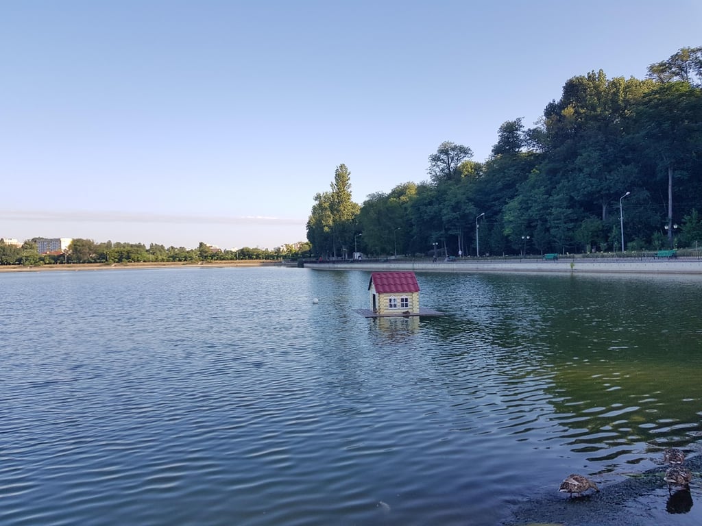 Valea Morilor Lake & Park