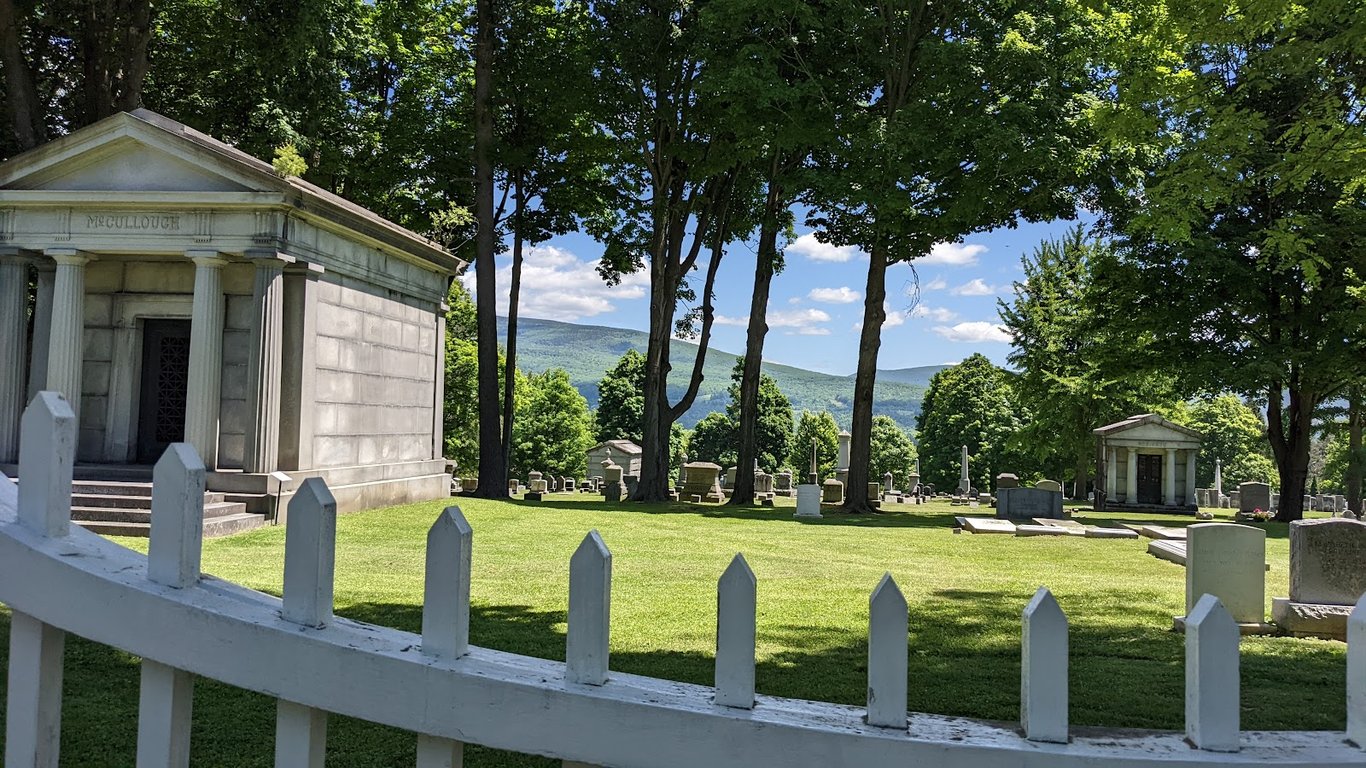 Old First Church & Cemetery