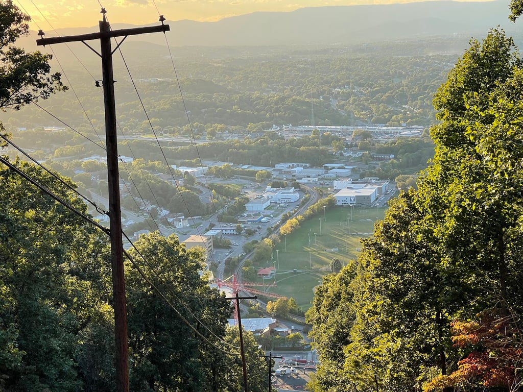 Mill Mountain Star & Overlook