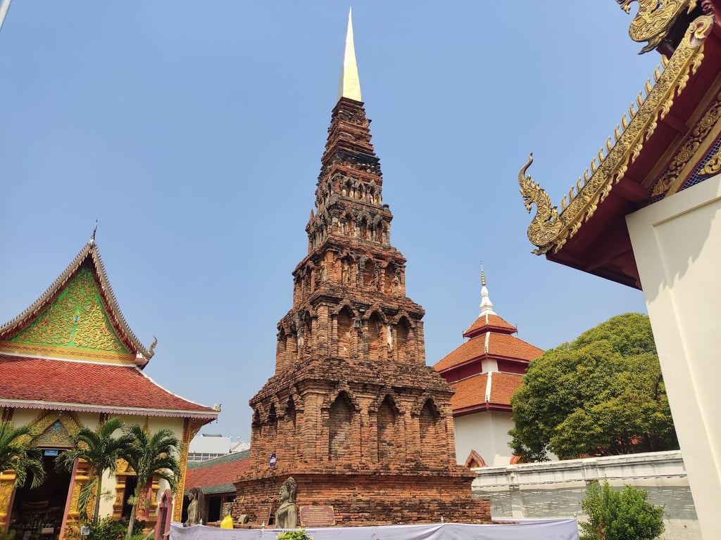 Wat Phra That Hariphunchai