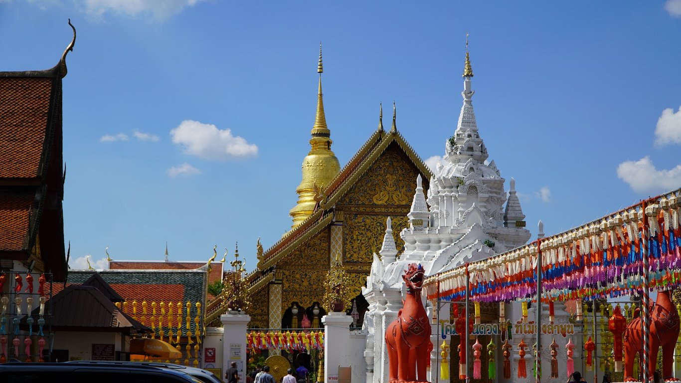 Wat Phra That Hariphunchai
