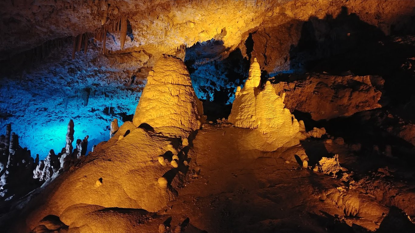 White Cliff Grottos