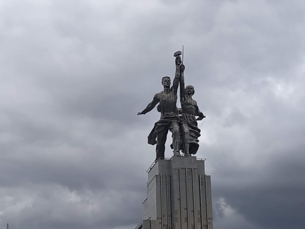 Worker and Kolkhoz Woman Statue