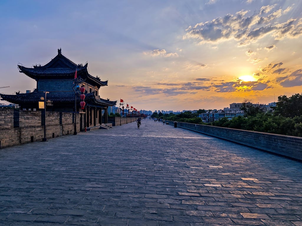 Xi’an City Walls Night Ride