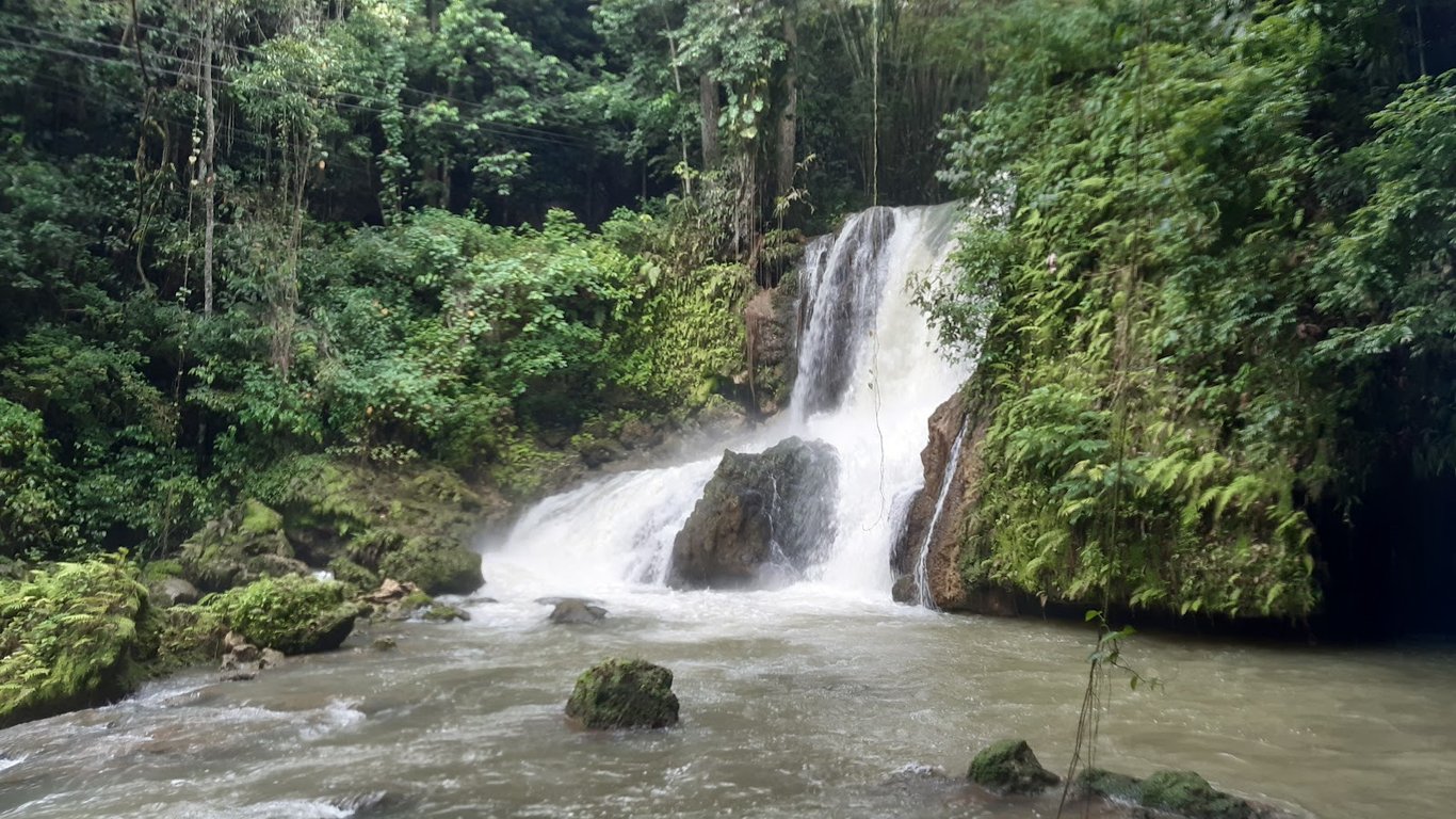Yolantes Falls