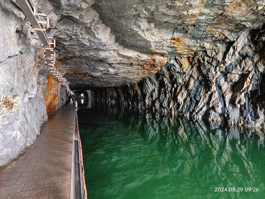 Zhaishan Tunnel