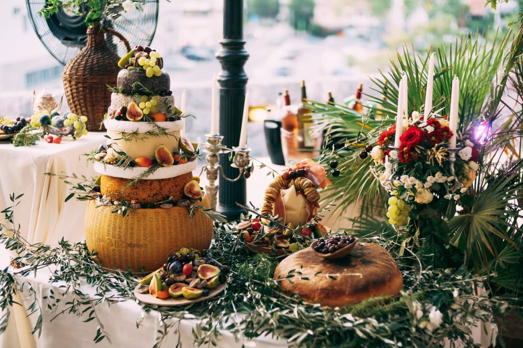 A beautiful holiday tablescape.
