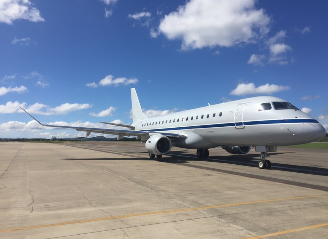 Embraer E175