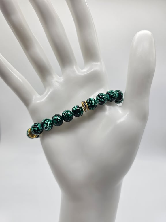 Emerald Green Crackled Glass Bead Bracelet with Gold Accent