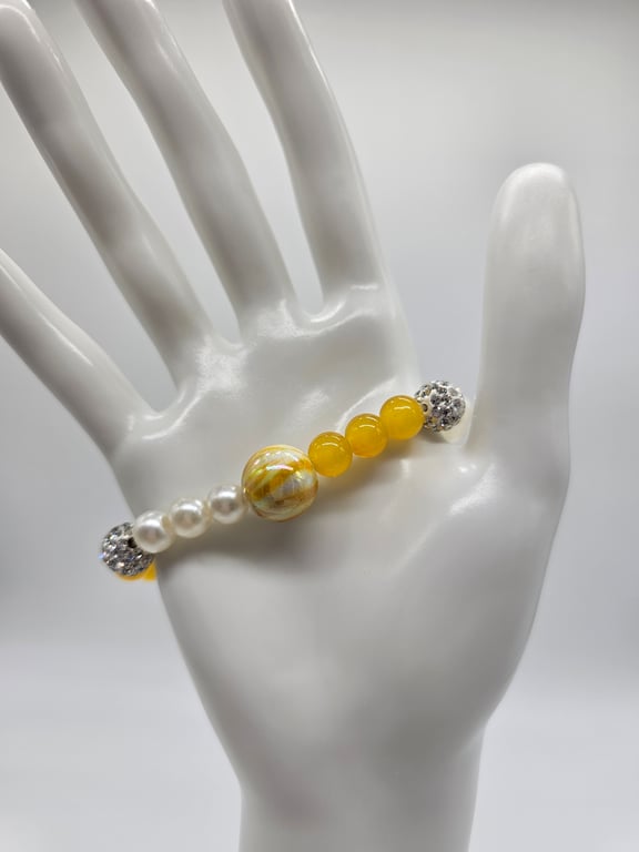 Sunlit Yellow and Pearl Stretch Bracelet