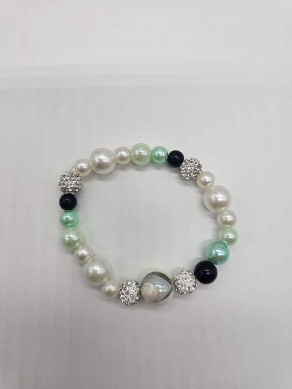 Pearl and Jade Stretch Bracelet — photo 2