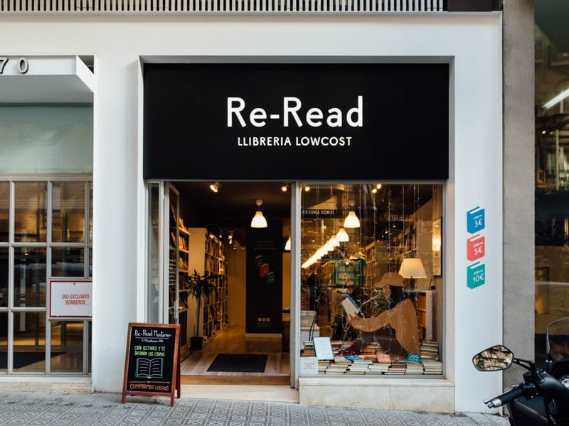 Re-Read Librera Lowcost - Muntaner Barcelona