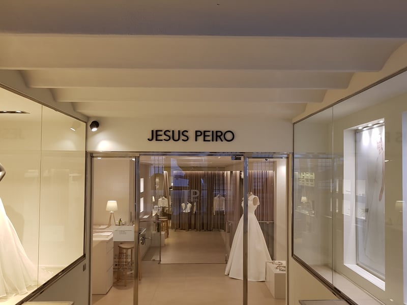 Tienda de vestidos de novia en Barcelona JESUS PEIRO