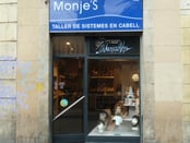 MONJE'S