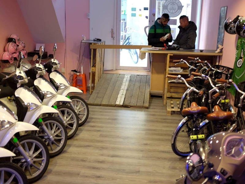 La Bikeria Rent Scooters & Bikes