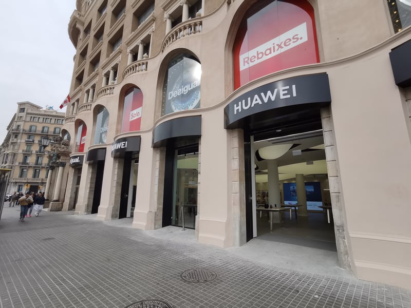 HUAWEI Flagship Store Barcelona Plaa Catalunya