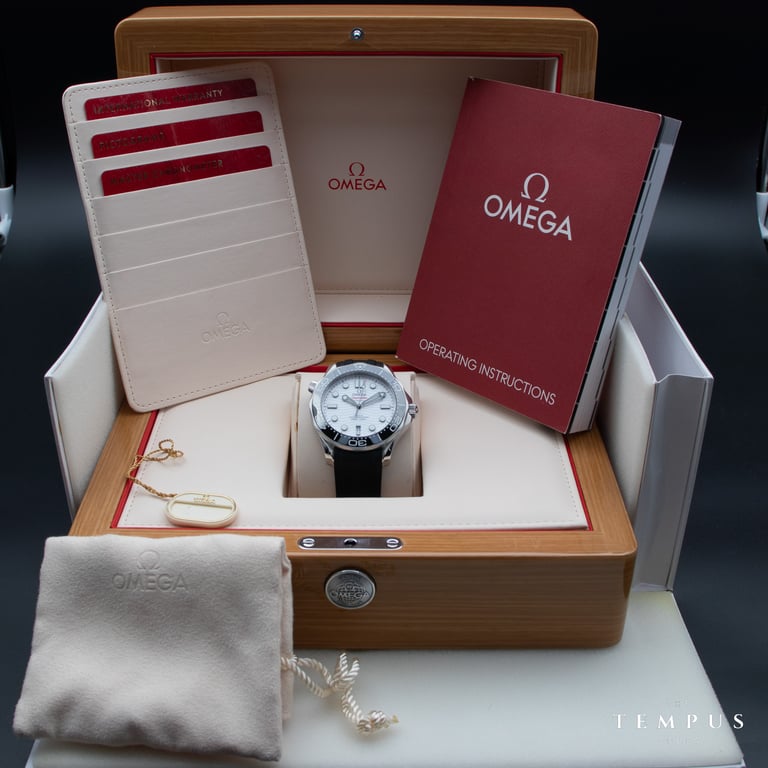 Omega Seamaster Diver 300M – 42mm White Ceramic Dial