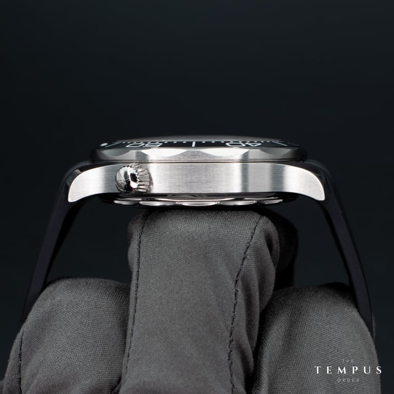 Omega Seamaster Diver 300M – 42mm White Ceramic Dial