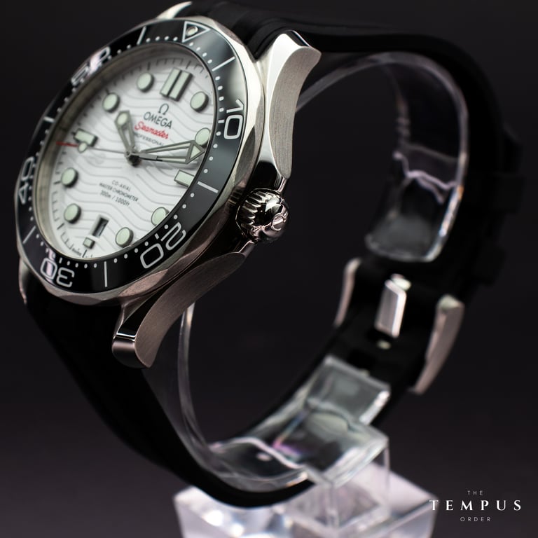 Omega Seamaster Diver 300M – 42mm White Ceramic Dial