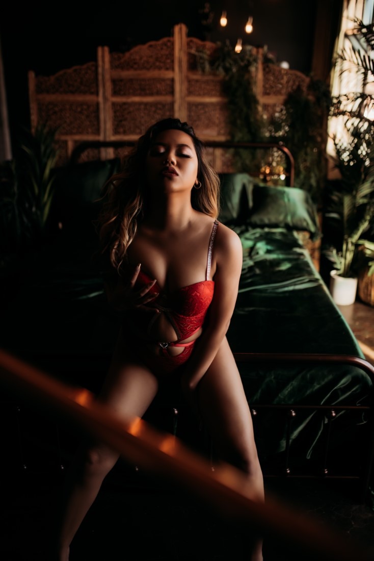 Red Passion - Andrea Trinh & Bella Dea Boudoir Image 20