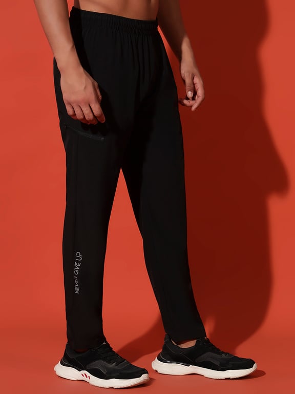 TRACKPANTS