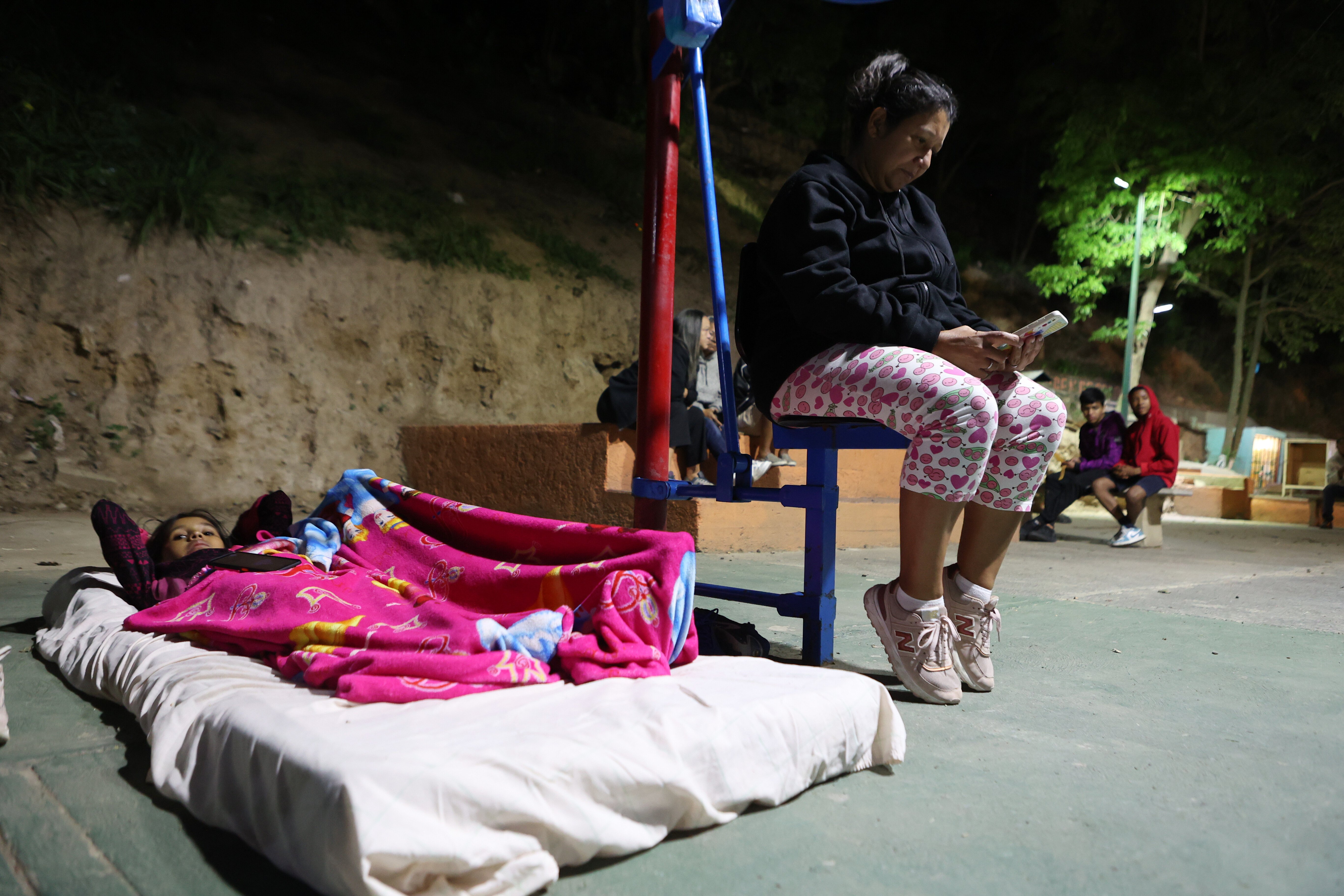 Dringend benötigt werden nach solchen Katastrophen unter anderem Zelte, Decken, Hygienesets und medizinische Ausrüstung, um Kinder und ihre Familien zu versorgen.