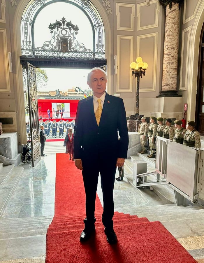 Antonio Ledezma en Lima, Perú, durante la toma de posesión de la presidenta Keiko Fujimori