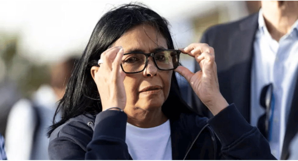 La Constitución exige una solución democrática mediante elecciones presidenciales libres y transparentes.