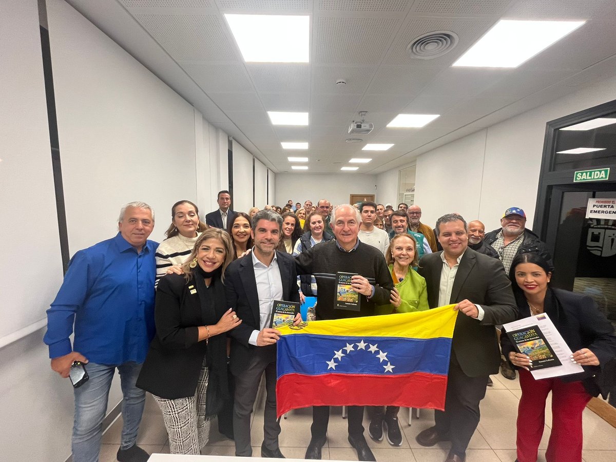Comunidad venezolana en Paracuellos de Jarama acompañó a Ledezma en la presentación de su libro Operación Guacamaya