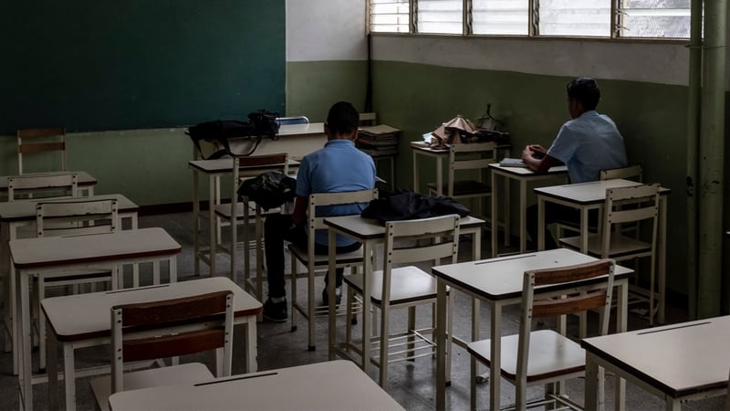 Clases semipresenciales se ha hecho habituales en la debacle educativa venezolana