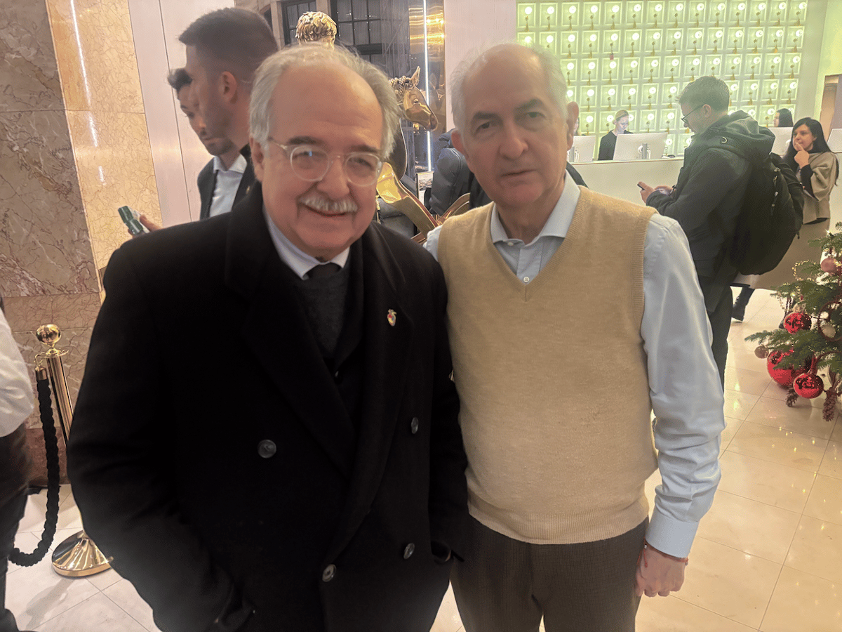 Asdrúbal Aguiar y Antonio Ledezma en Oslo durante la entrega del premio Nobel a María Corina Machado
