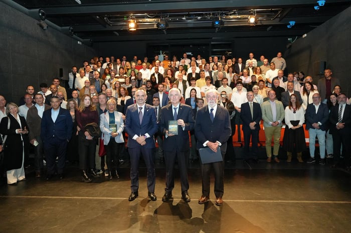 Panel con Manuel Bautista y Jaime Mayor Oreja durante la presentación