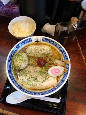 ふくろう 本店