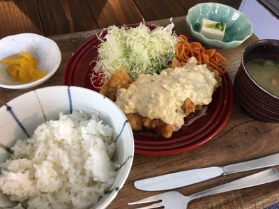 ムシャムシャ食堂