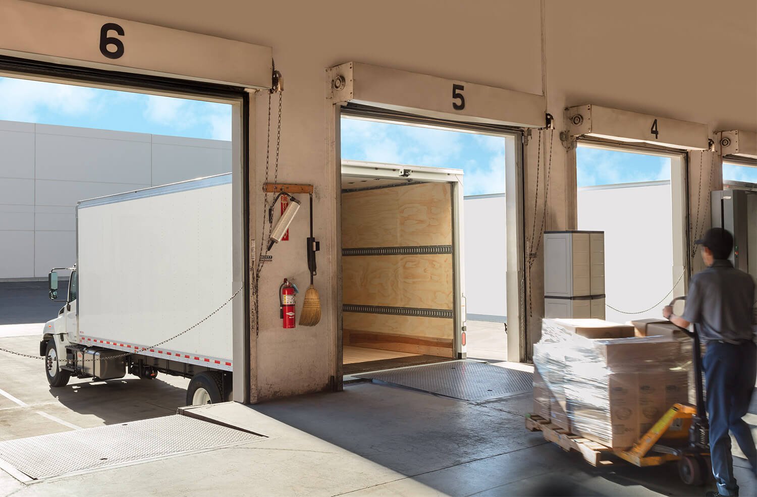 Dry Freight Gold Star - dock loading