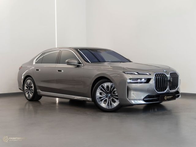 Rent BMW 735i 2024
