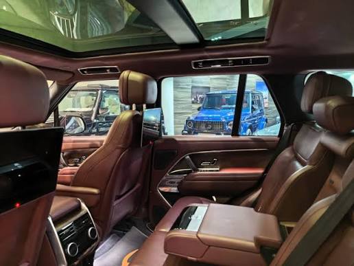 Rent Land Rover Range Rover Vogue HSE V8 2022 in Dubai