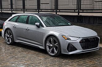 Rent Audi RS6 avant performance 2024