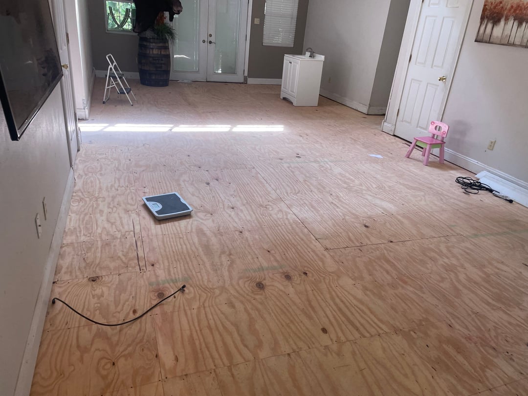 Comprehensive Guide for Homeowners: How to Spot Foundation Issues with a Focus on Sinking Floors