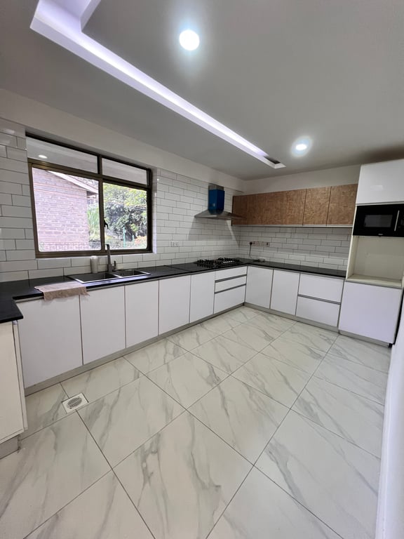 LAVINGTON READY FOUR BEDROOM FOR SALE