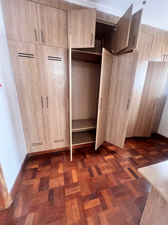 RIVERSIDE DRIVE THREE BEDROOM DUPLEX FOR RENT